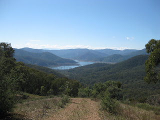 Melbourne Day-Walk: Blowhard Circuit - Lake Eildon National Park - Alexandra - Victoria Melbourne Day-Walk: Blowhard Circuit - Lake Eildon National Park - Alexandra - Victoria