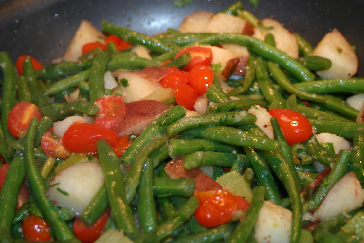 Three Cooking Mamas Green Beans and Potatoes in Chunky Tomato Sauce by