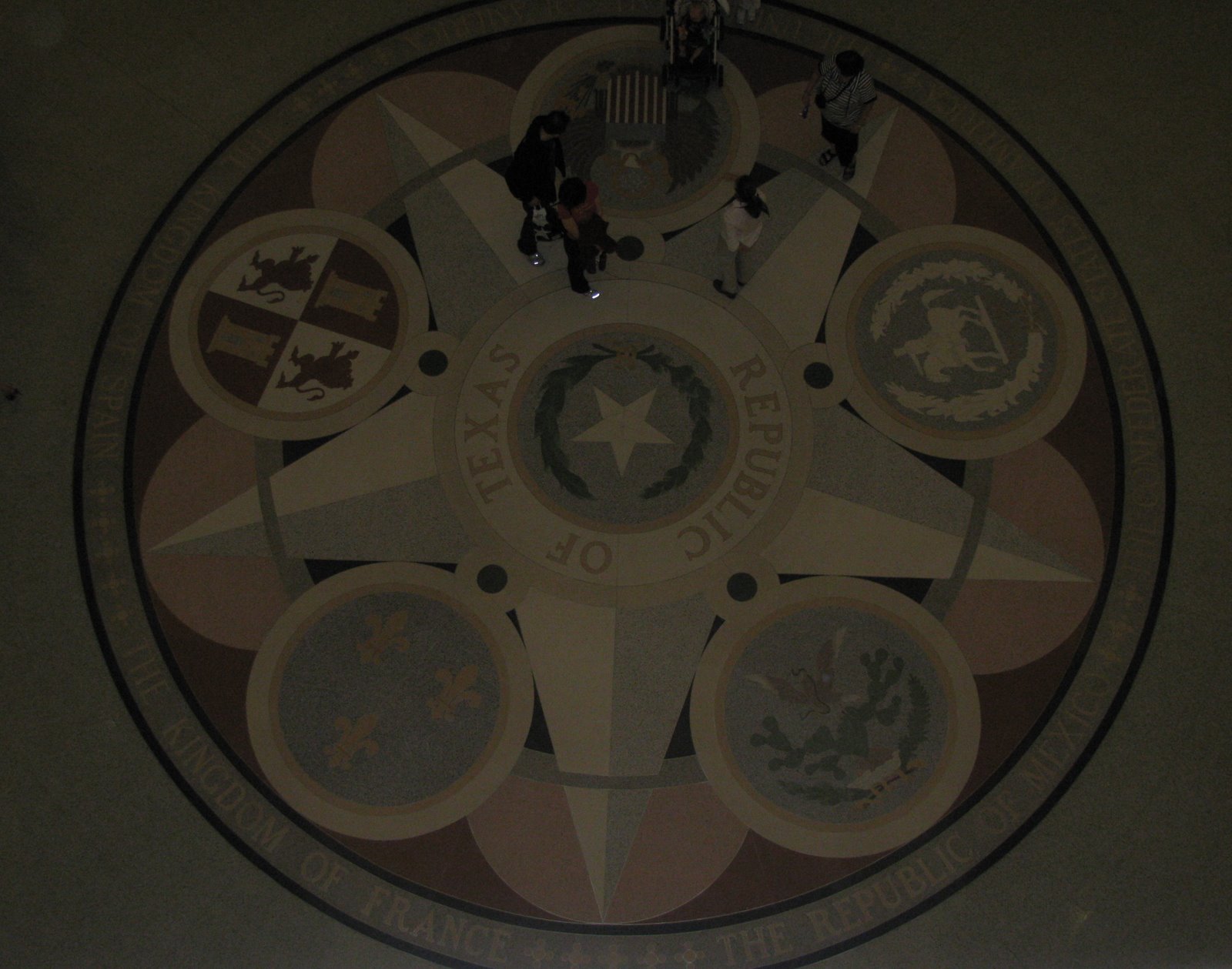 [rotunda.JPG]