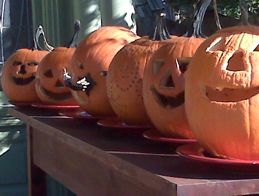 [halloween+pumpkins.jpg]