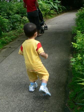 [Ethan+running.JPG]