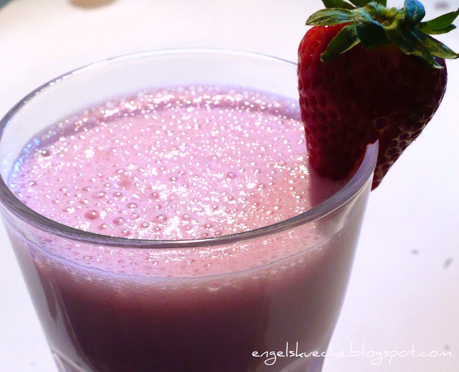 Essen aus Engelchens Küche: Erdbeer-Milch