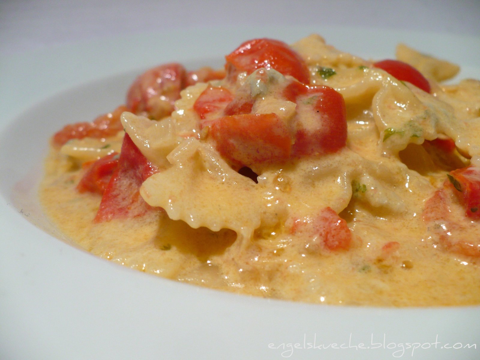 Essen aus Engelchens Küche: Farfalle in Tomaten-Roquefort-Soße