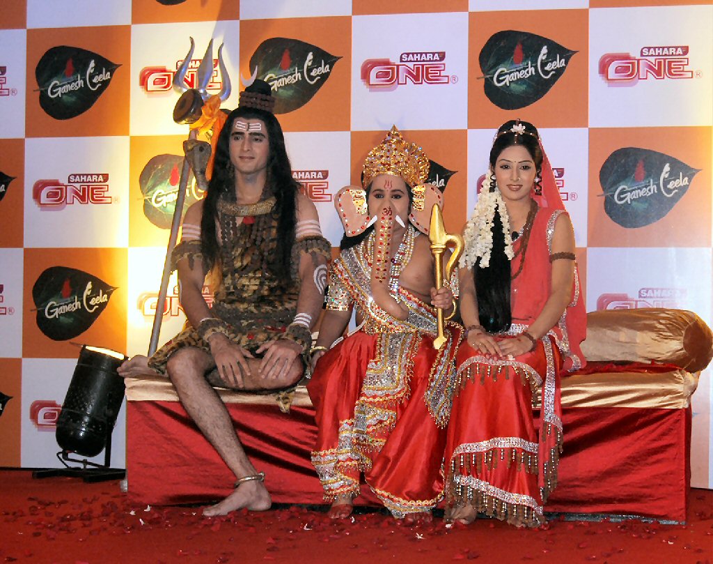 [Mukesh+as+Shiva,Aakash+as+Ganesha+and++Preeti+as+Parvati-730711.JPG]