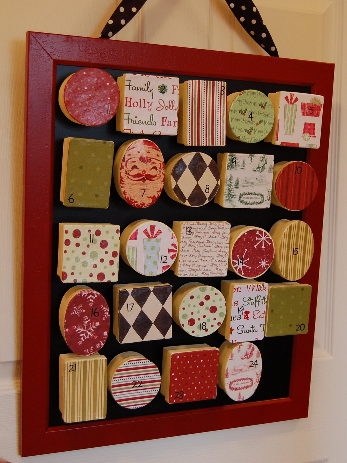 Buzzings of a Queen Bee Christmas Advent Calendar