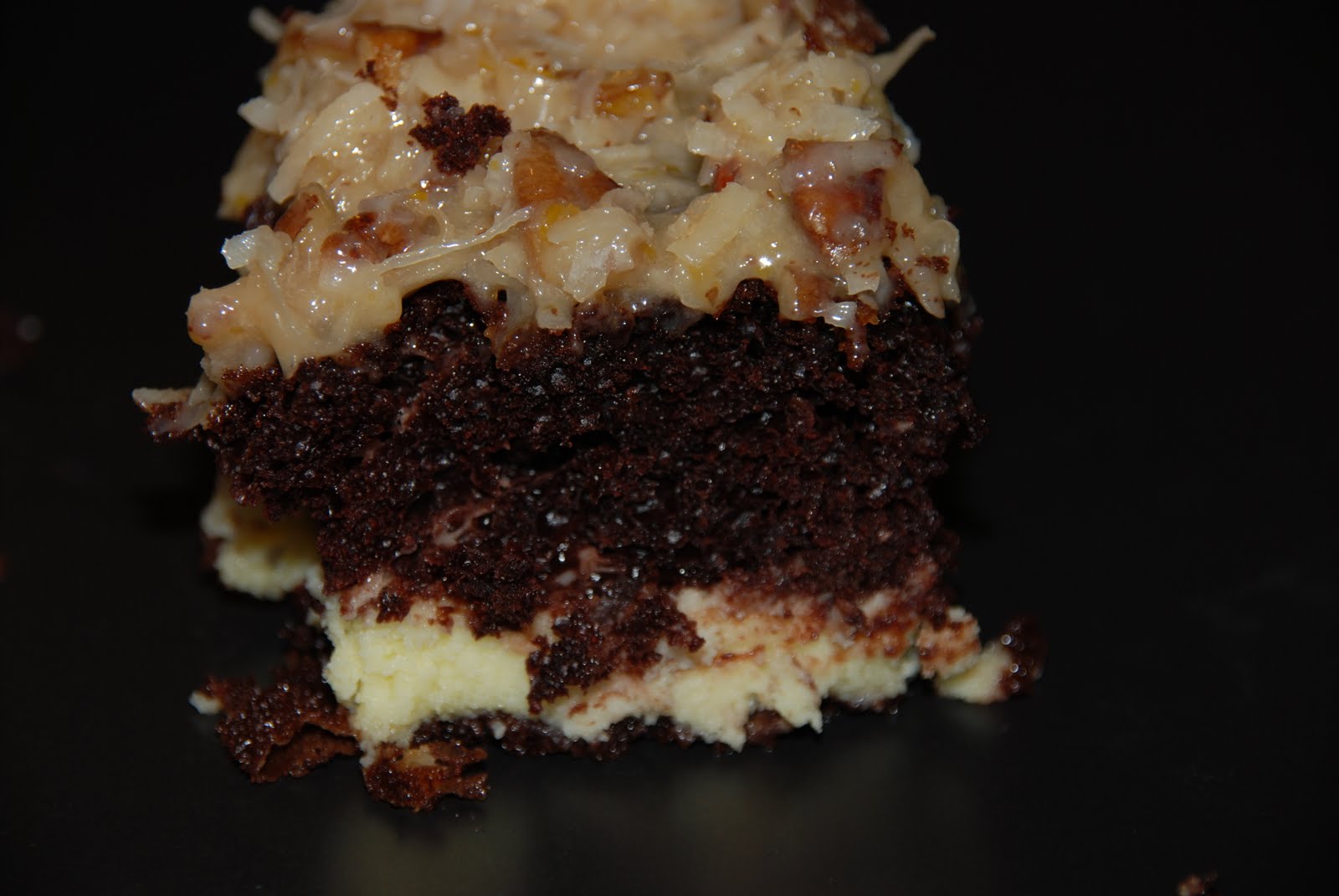 [German+Chocolate+cheesecake+001.JPG]