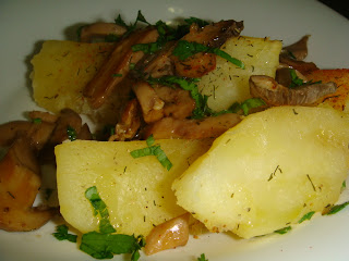 Cartofi pe pat de ciuperci