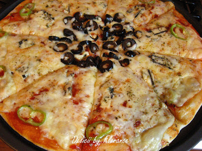 PIZZA quattro formaggi e olive