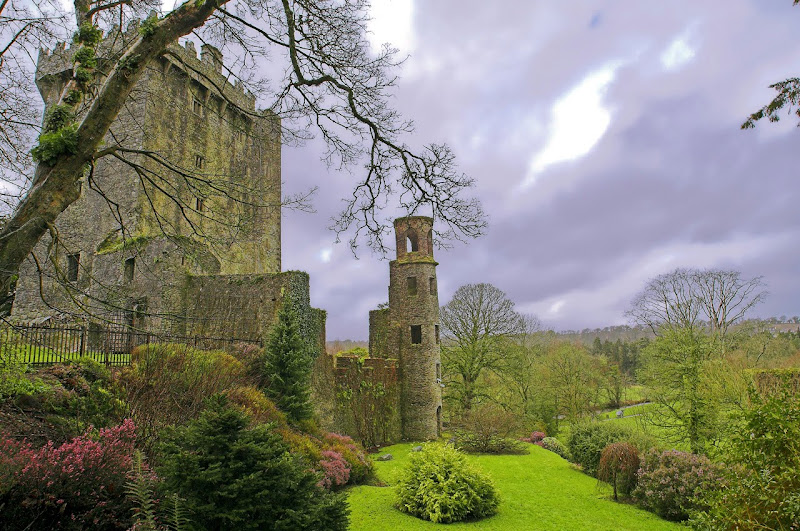 Her zaman söylediğim gibi İrlanda kaleler ve şatolar ülkesi. Alttaki resimde Blarney kalesi var