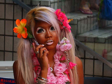 [Image: ganguro+girl.jpg]