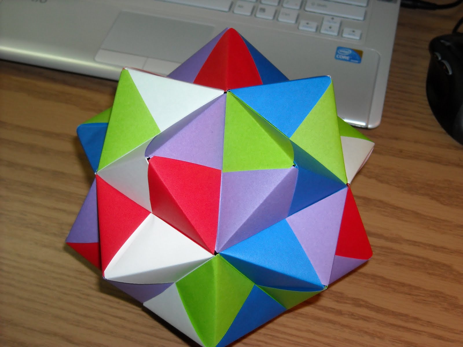 Origami Capped Icosahedron via Sonobe Modules