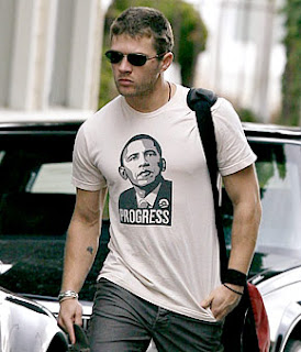 Ryan Phillippe shows support for Barack Obama with a fashionable tee shirt