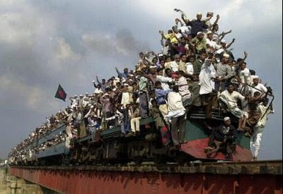 crazy indian overloaded packed train
