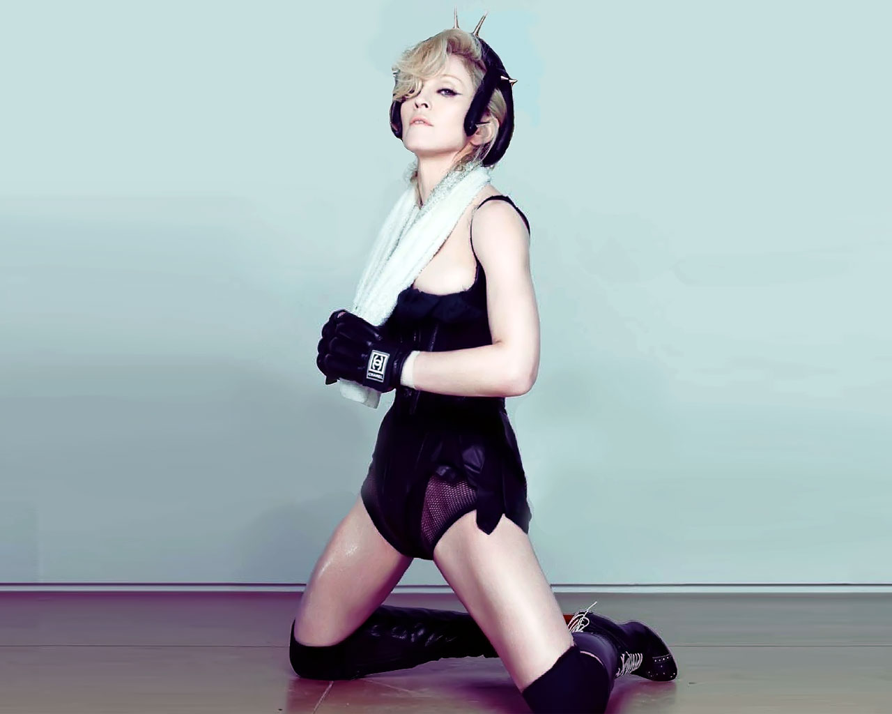 Мадонна 2008 год. Madonna 2008 hard Candy. Beat goes on Мадонна. Клинок "Мадонна. Madonna back that up