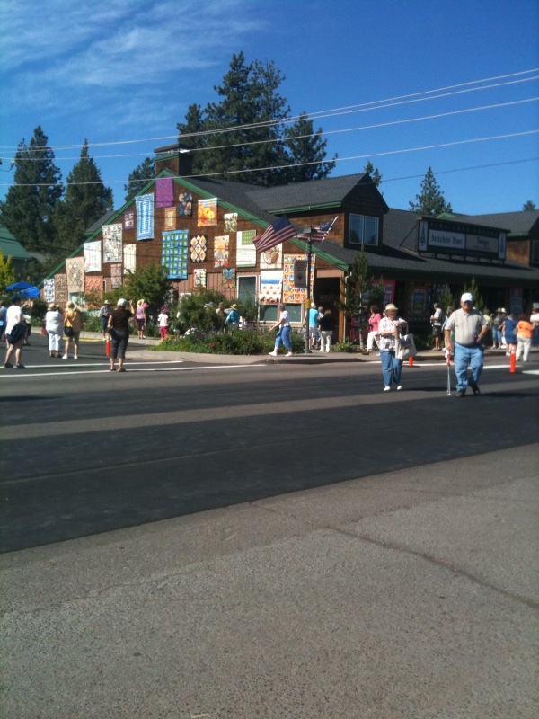 Material Girls Quilts Sisters, Oregon! A quilt show!