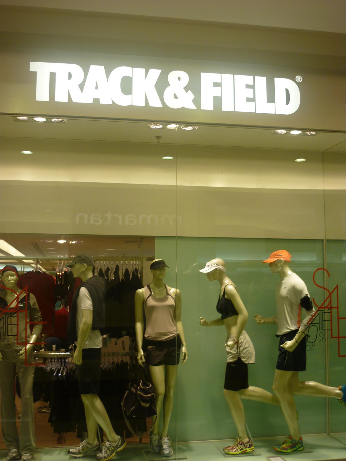 Novas lojas no Shopping Vitória. Entre elas, a carioca Farm. Arrumada