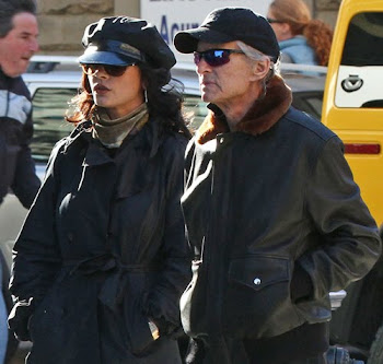 Michael Douglas y Catherine Zeta-Jones, romántico paseo por las calles de Nueva York Después de var