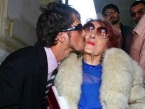 [Image: younglove.jpg]