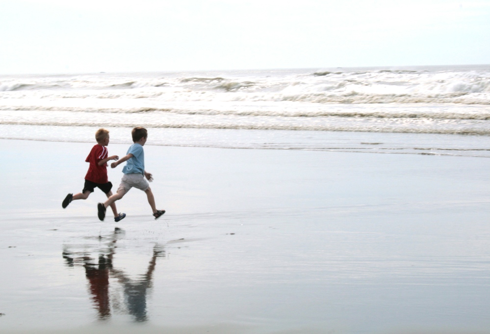 [Running+Boys+Ocean+Shores.jpg]