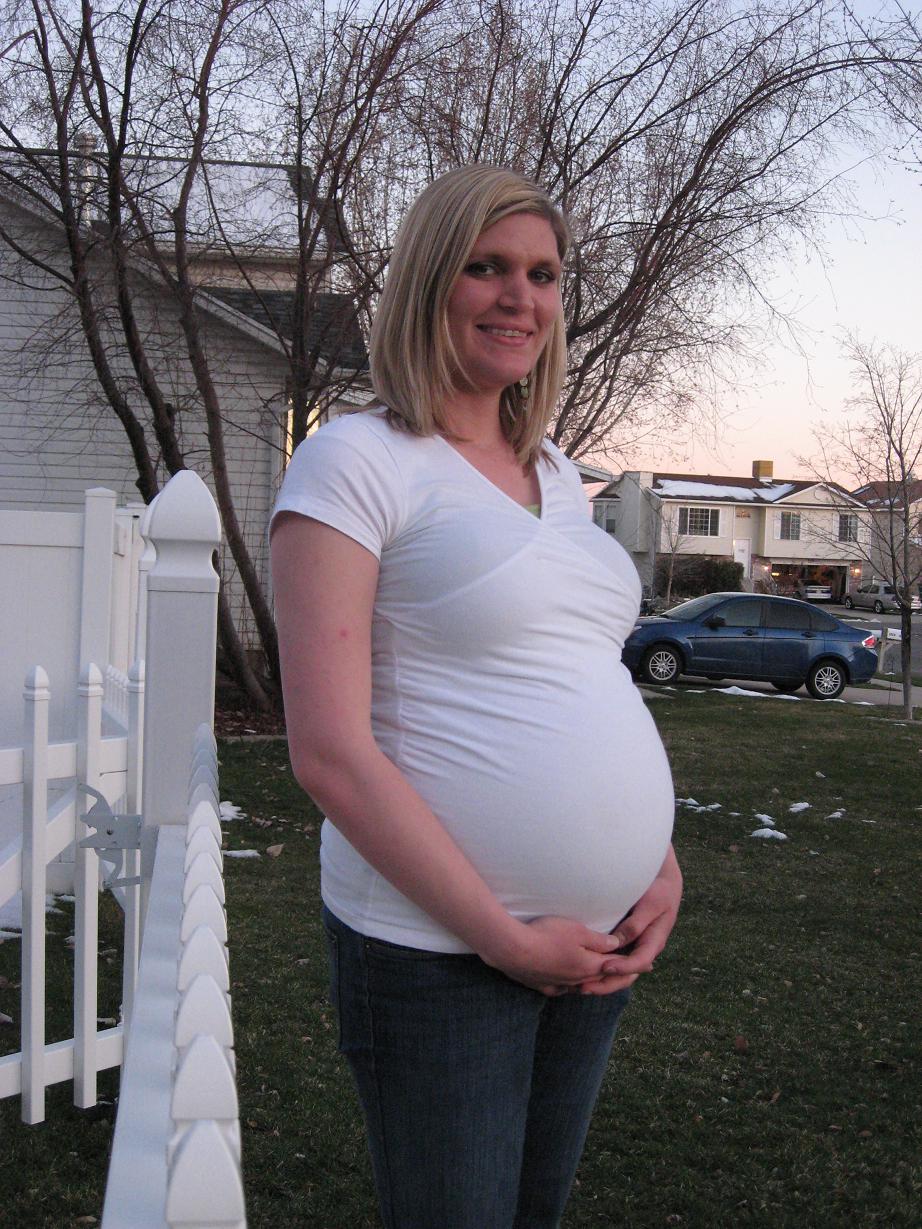 M&M's Pictures of my 8 months pregnant belly