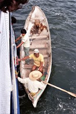 Loading Canoa