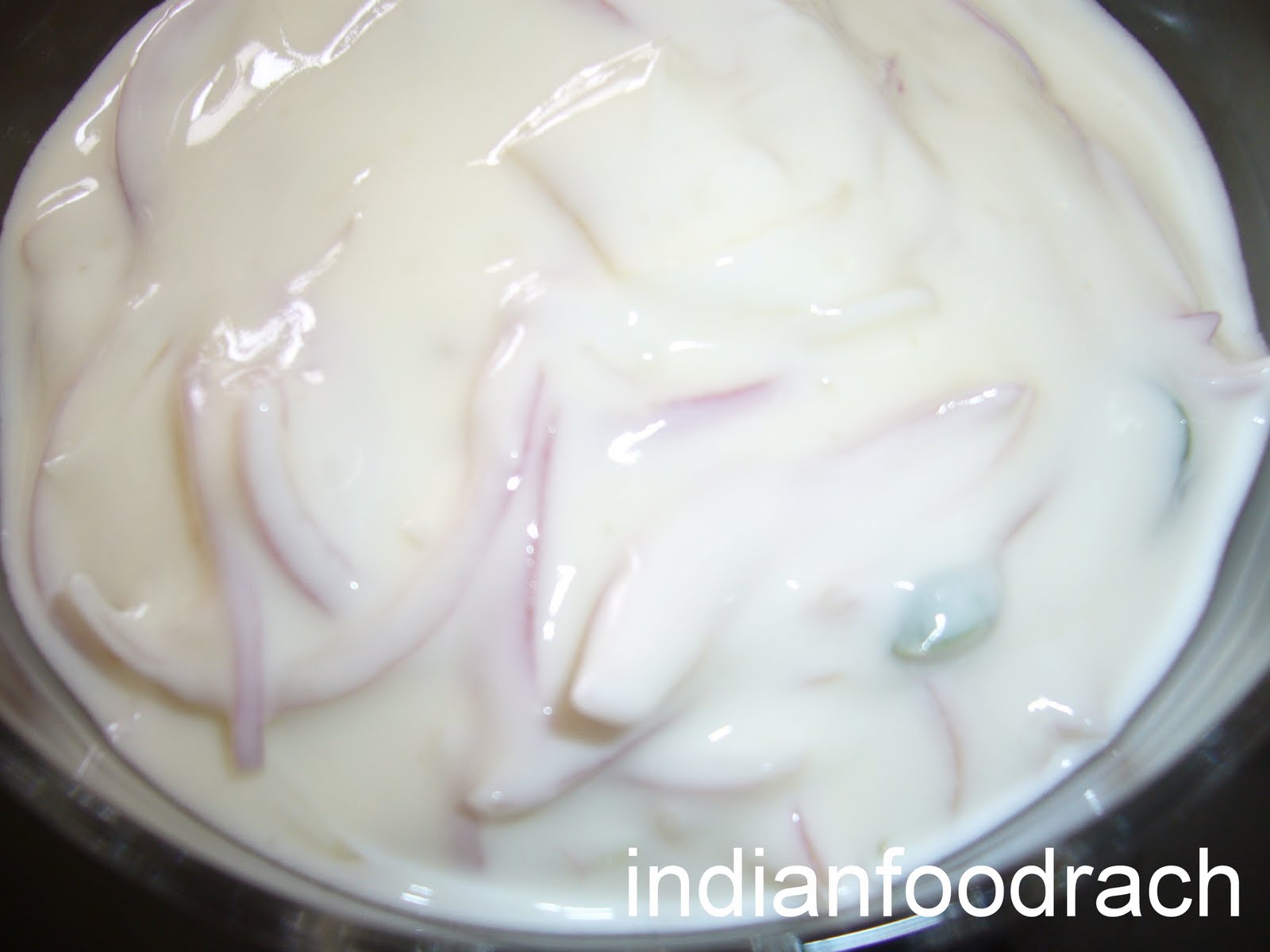 INDIAN FOOD: Onion raitha (Thayir pachadi/errulli mosaru chutney)
