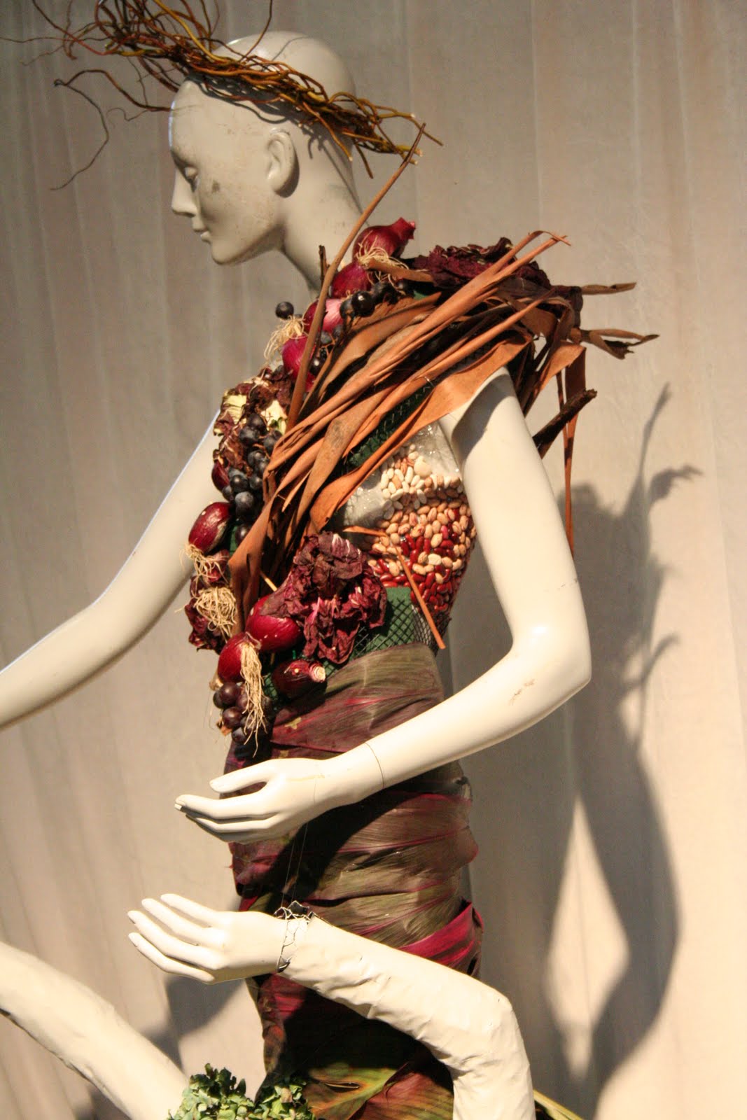 SARTORIALLY SPEAKING: Flowers and wearable art at the Royal Flower and ...