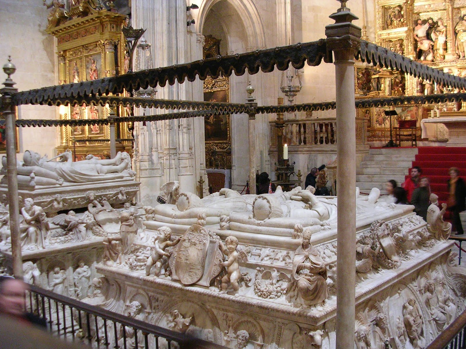 Torre da História Ibérica Túmulos dos Reis Católicos (Capela Real da