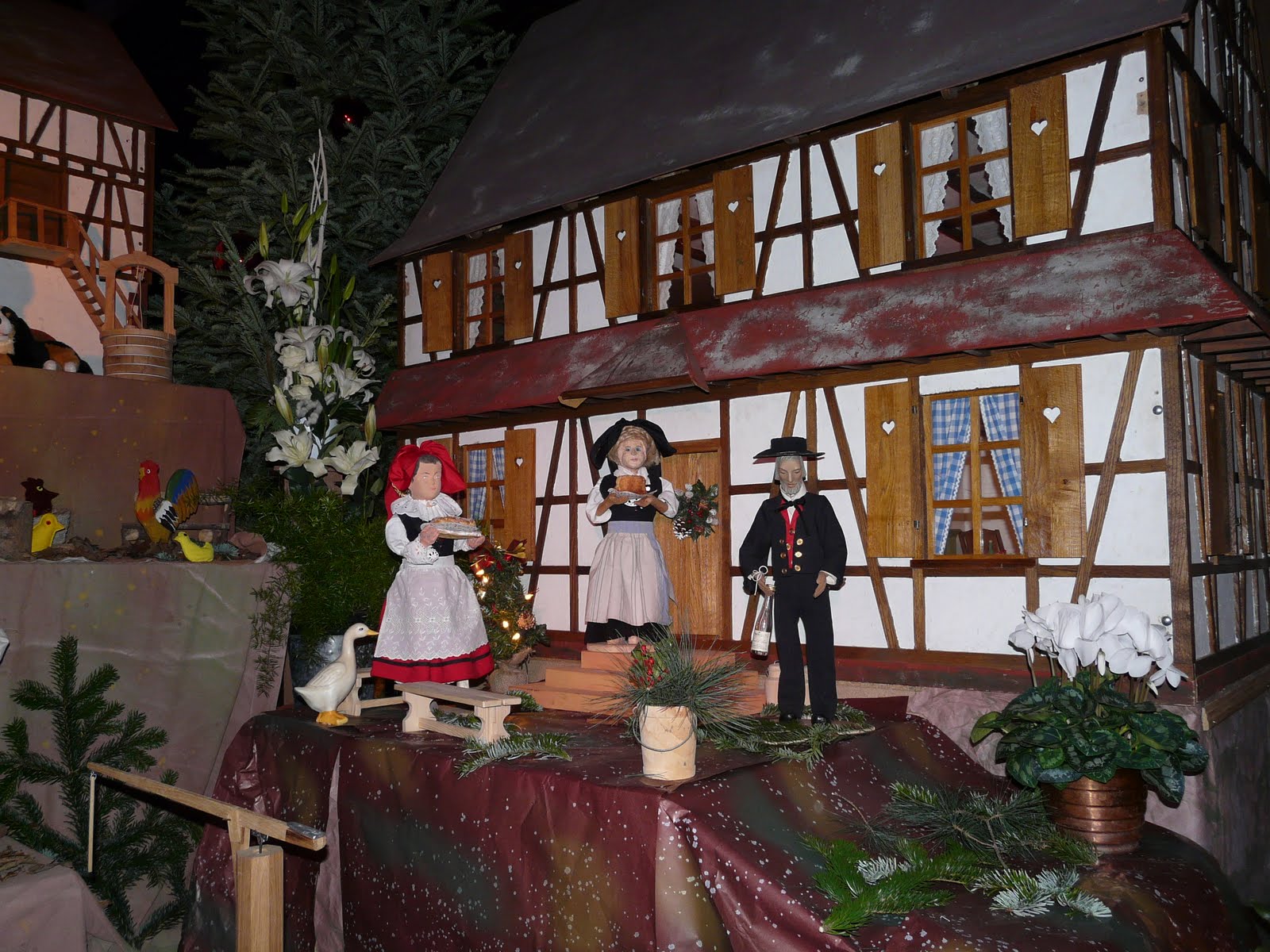 BLOG DU GITE de STRASBOURG et de ses HOTES: CRÈCHE de NOËL ALSACIENNE à l'église Saint-Nicolas à