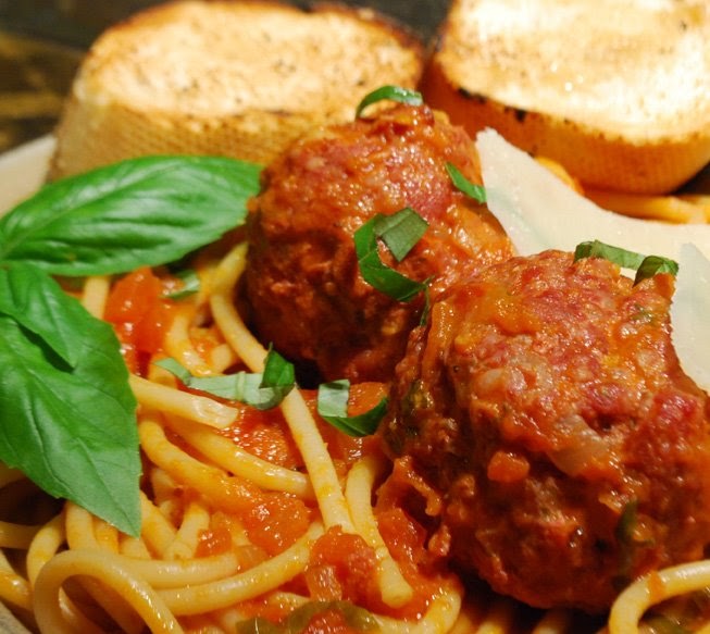 Nibble Me This Wolfgang Puck S Special Spaghetti And Meatballs