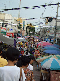 บรรยากาศของตลาดน้ำอัมพวา