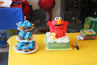 SweetThings: 2nd Birthday: Elmo Cakes