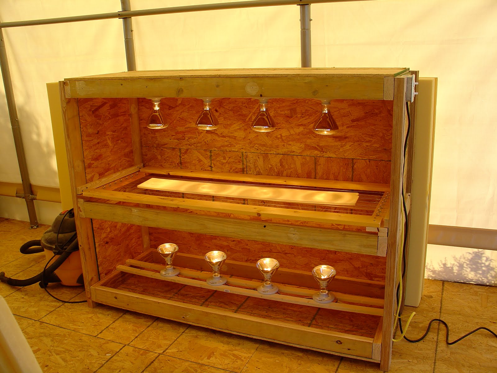 F82R Trimaran Construction Boat building starts with a toaster oven!?