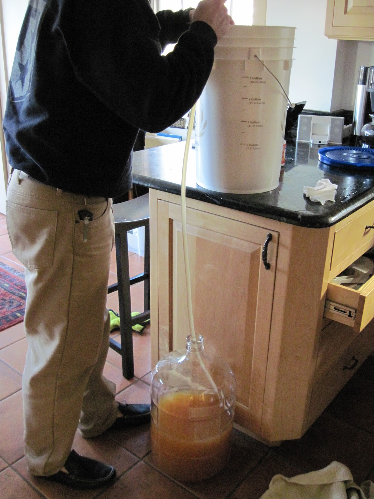 Hard cider adventure racking day! Yankee Kitchen Ninja