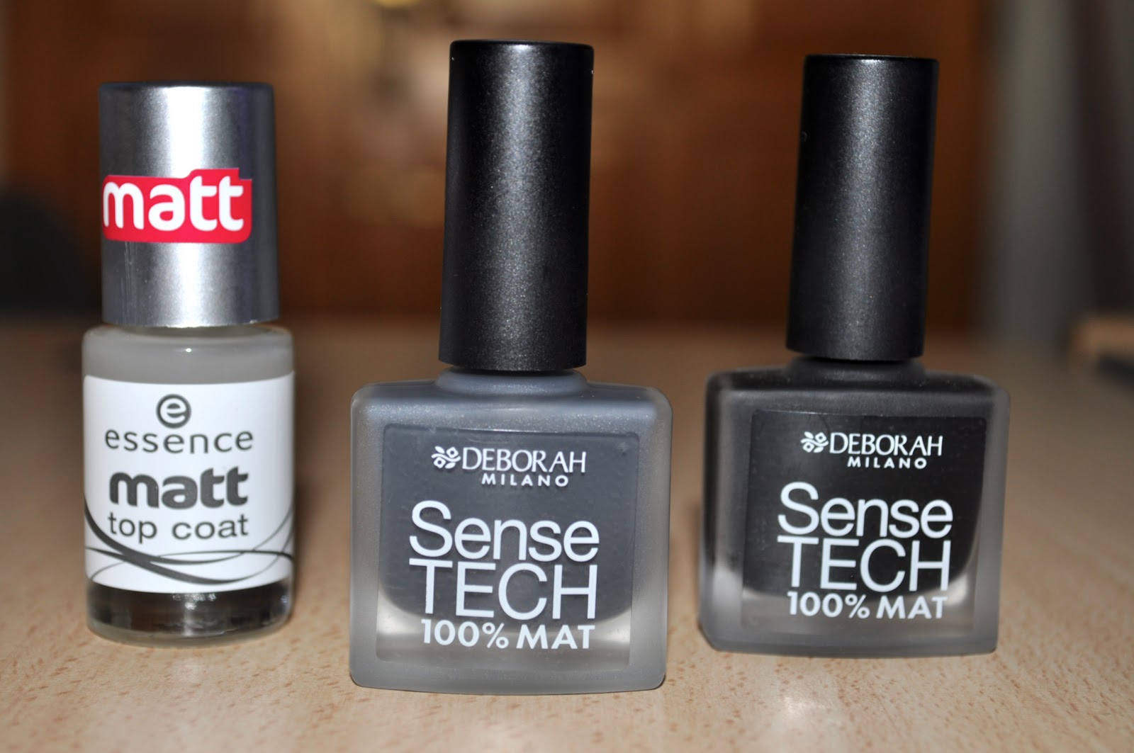 LIVING IN MY SHOES: Nail polish MATT