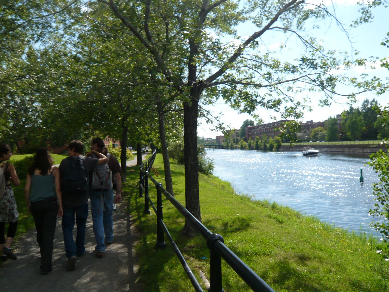 [P1050944.JPG]