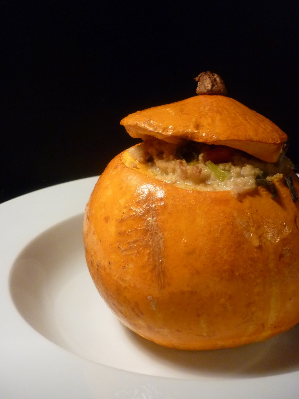 estrellacanela: Gefüllter Kürbis mit Couscous und Minzschmand