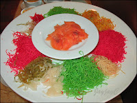 A platter of colorful Yee Sang