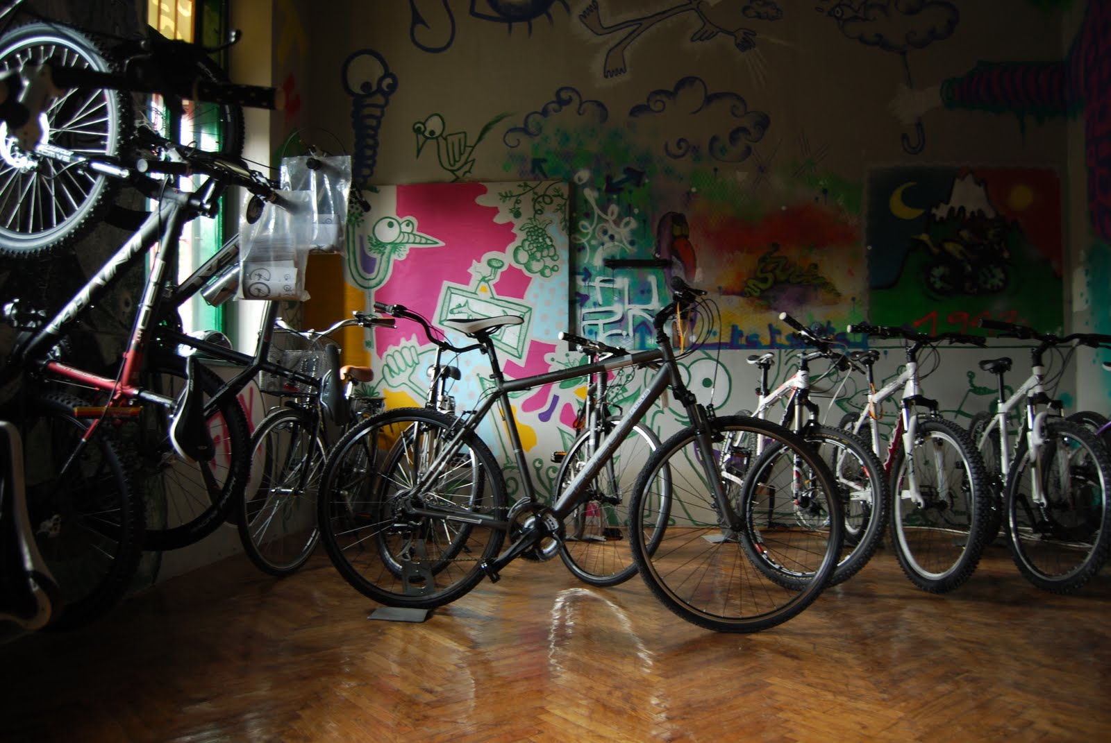 Turn Bike & Skate Inside shop
