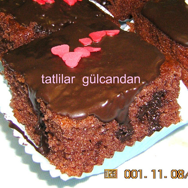 TATLILAR GÜLCANDAN ÇİKOLATA SOSLU KEK