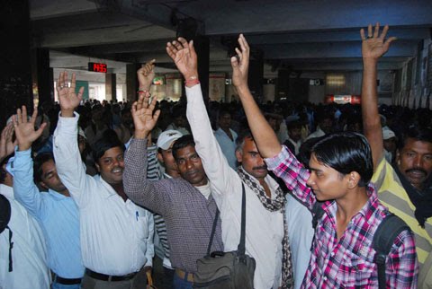 View Patna Passengers Protest Closure Of Ticket Counters At Patna