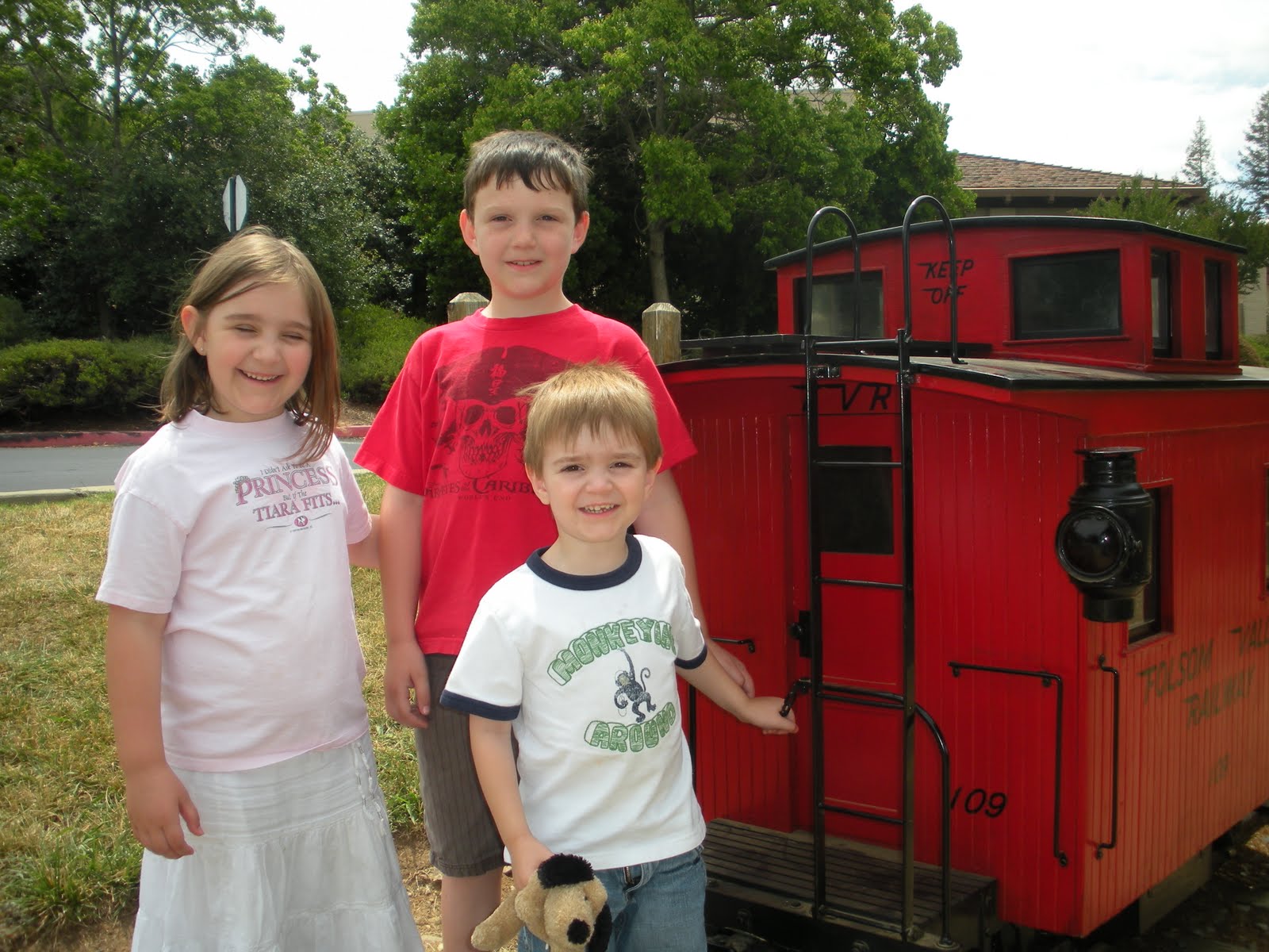Messy Beautiful Family Folsom Zoo & Train Ride