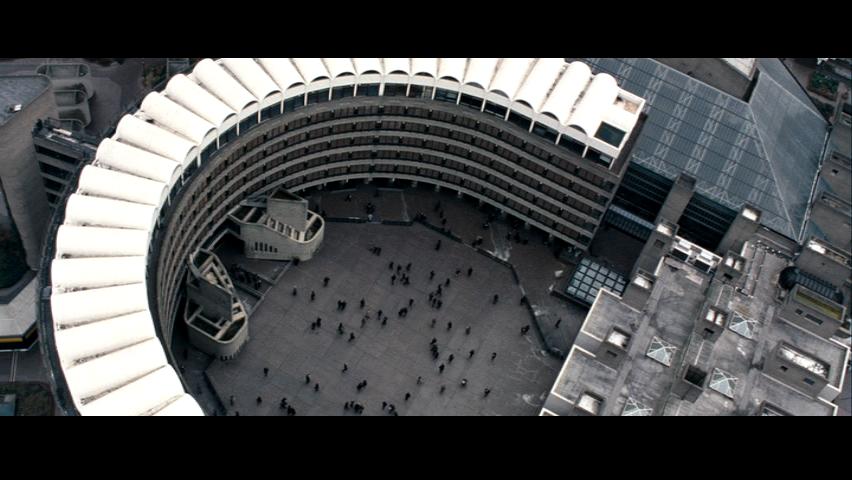 [QUANTUM_OF_SOLACE-43.jpg]