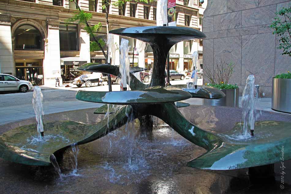 Public Art in Chicago Loop [Harris Bank Fountain by Russell Secrest]