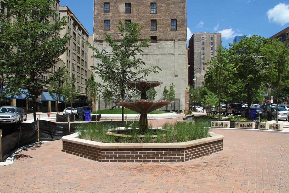 Public Art in Chicago Printers Row Fountain (1999)