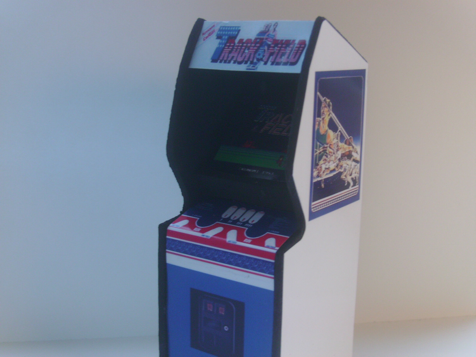 Retro Heart: TRACK & FIELD - Scale Arcade Model