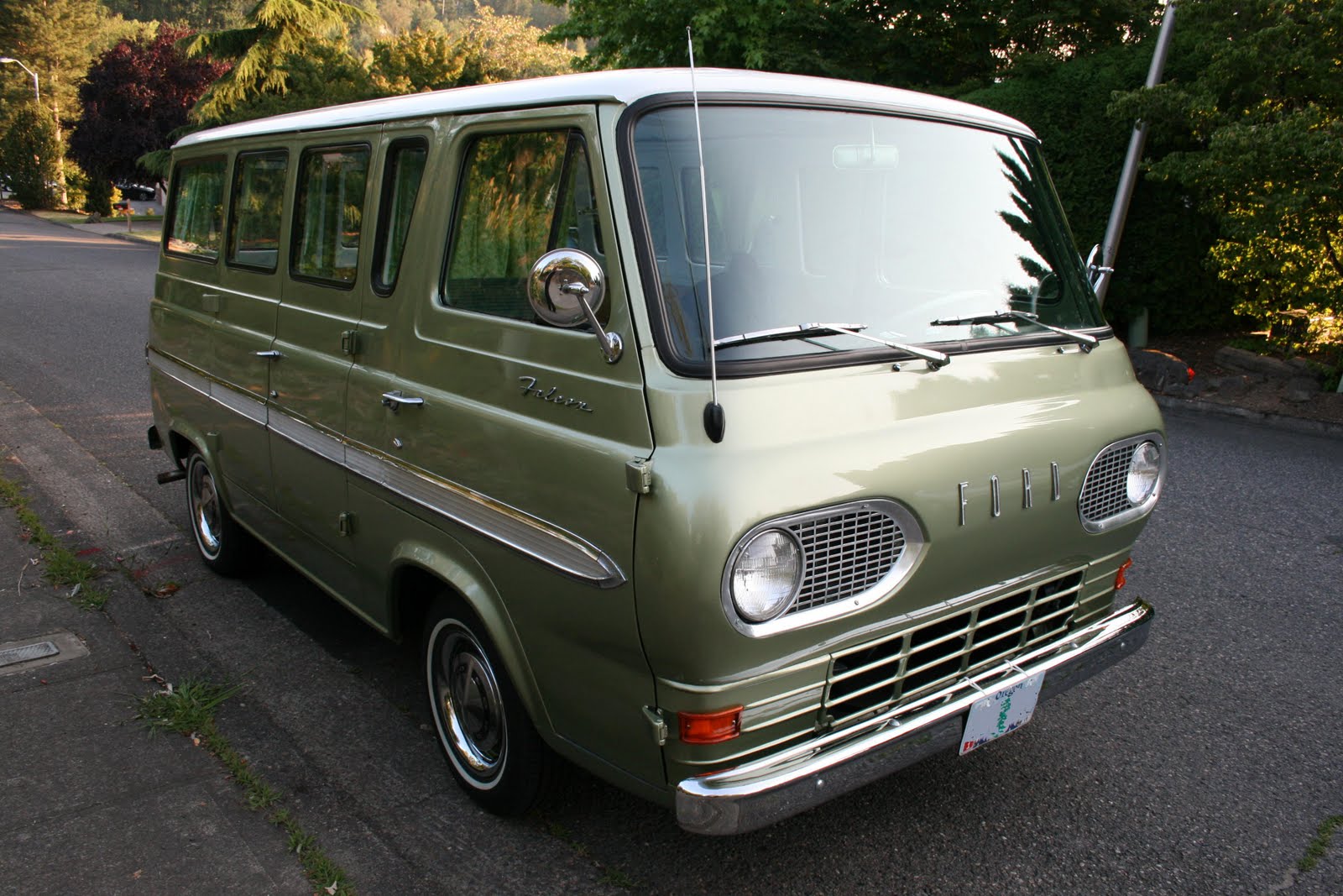 Macclad's Blog: Beautiful 1960s Ford Falcon Van.