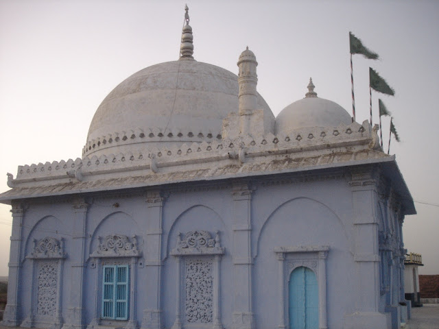 kera kutch gujarat dargah dome