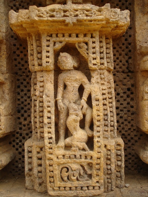 sex erotic art carving konark sun temple lesbian