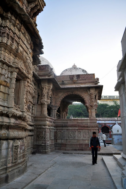 vadnagar narendra modi gujarat morning hathkeshwar temple